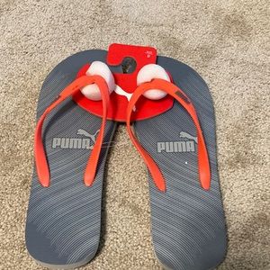 Puma flip flops